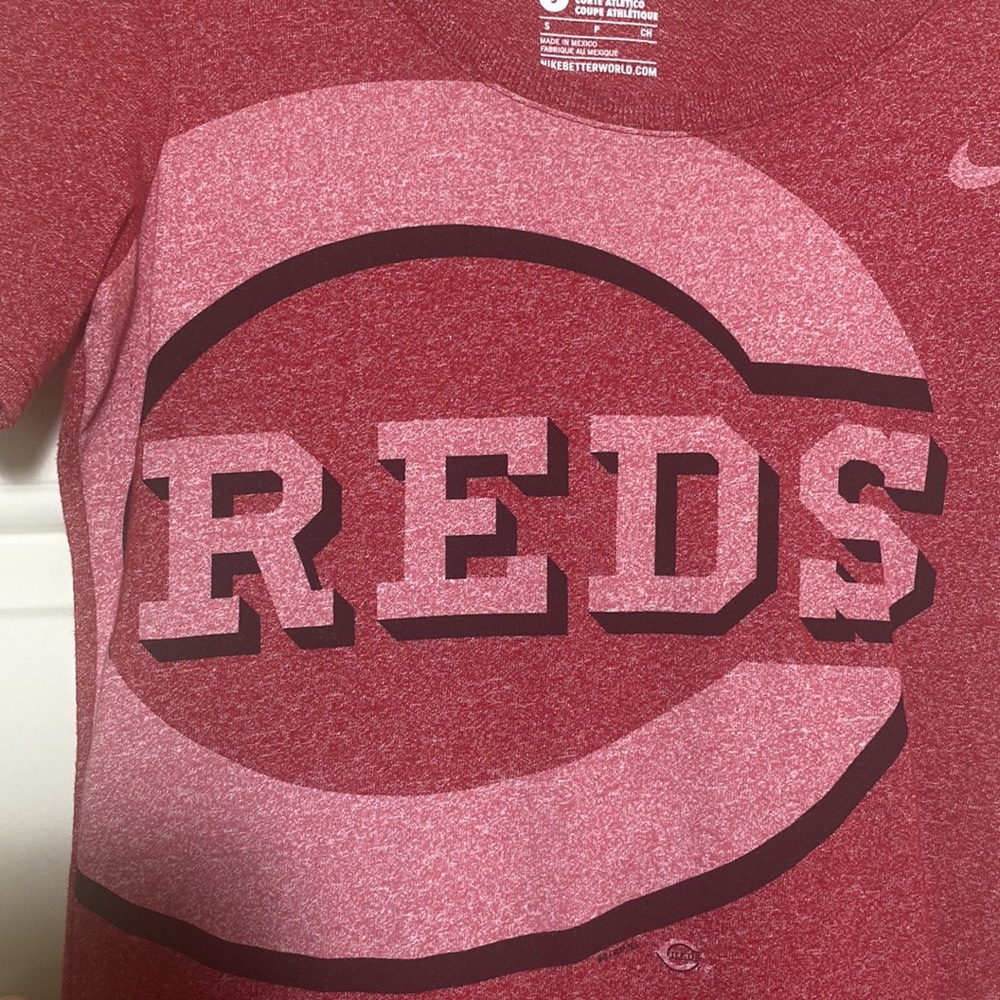 Nike MLB Cincinnati Reds Tee - Picture 2 of 6